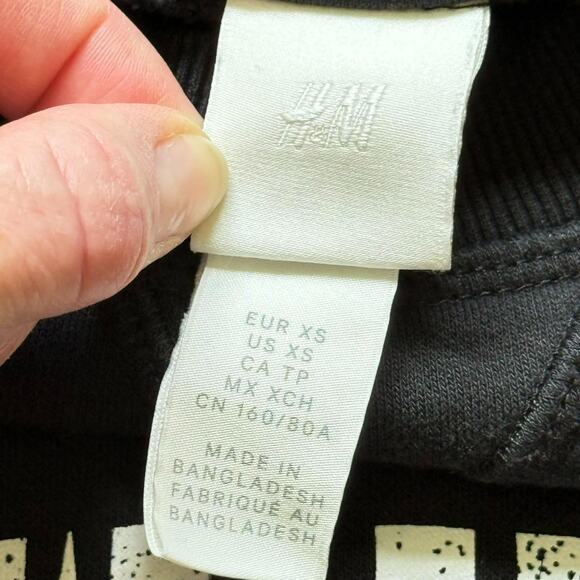 H&M New York Tribeca Sweatshirt Black Pullover Crewneck XS - Picture 3 of 4